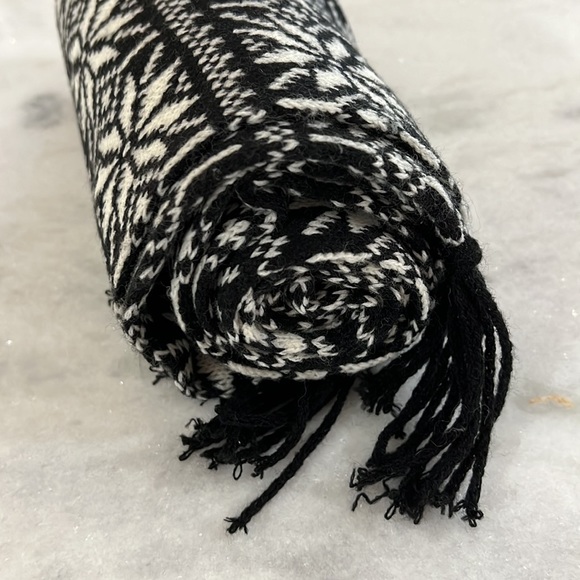 WOMENS J. Crew Scarf - Picture 4 of 4